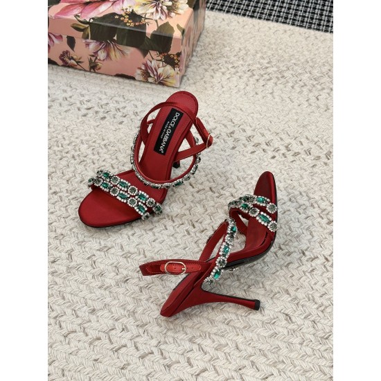 DG High Heel Shoes Best Quality
Women 35-41
