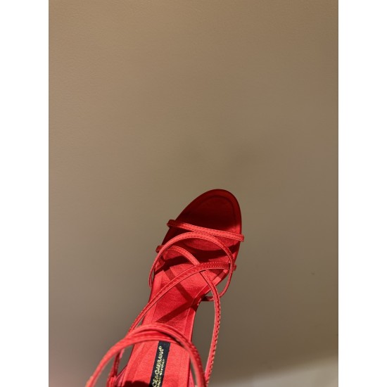 DG High Heel Shoes Best Quality
Women 35-41
