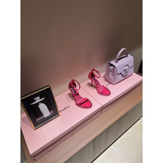 DG High Heel Shoes Best Quality
Women 35-41
