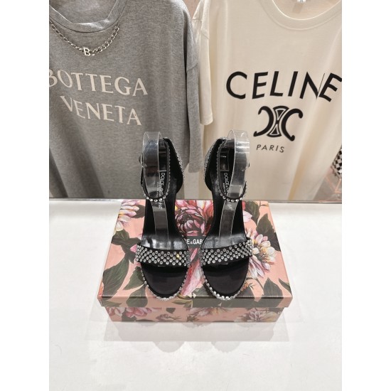 DG High Heel Shoes Best Quality
Women 35-41
