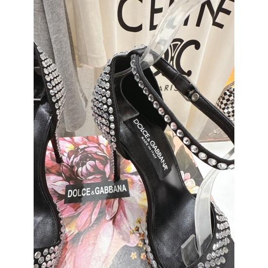 DG High Heel Shoes Best Quality
Women 35-41
