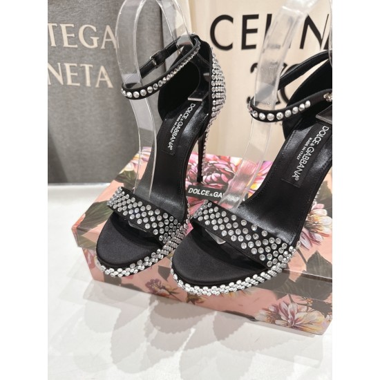 DG High Heel Shoes Best Quality
Women 35-41
