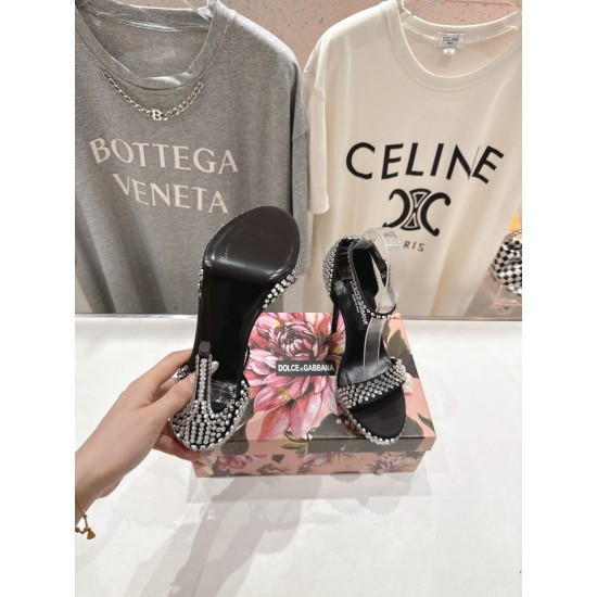 DG High Heel Shoes Best Quality
Women 35-41
