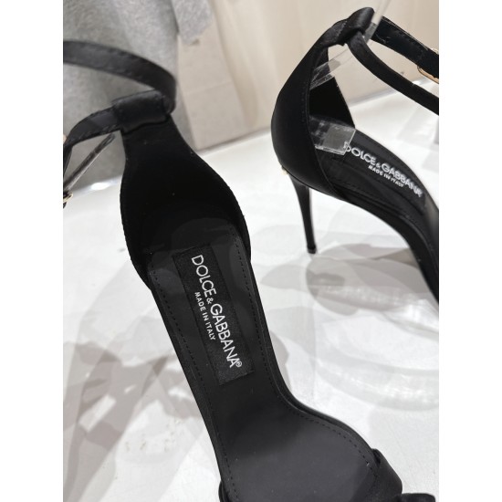 DG High Heel Shoes Best Quality
Women 35-41
