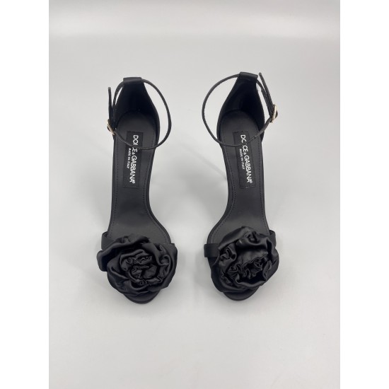 DG High Heel Shoes Best Quality
Women 35-41
