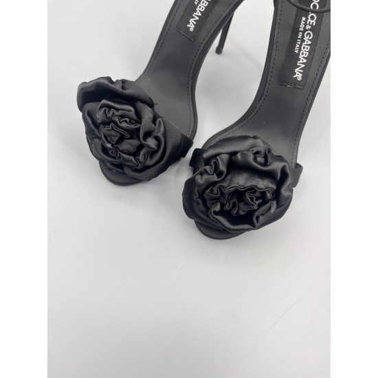 DG High Heel Shoes Best Quality
Women 35-41
