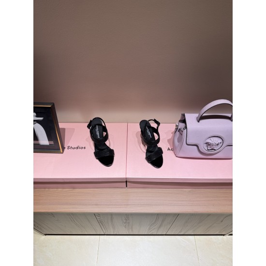 DG High Heel Shoes Best Quality
Women 35-41
