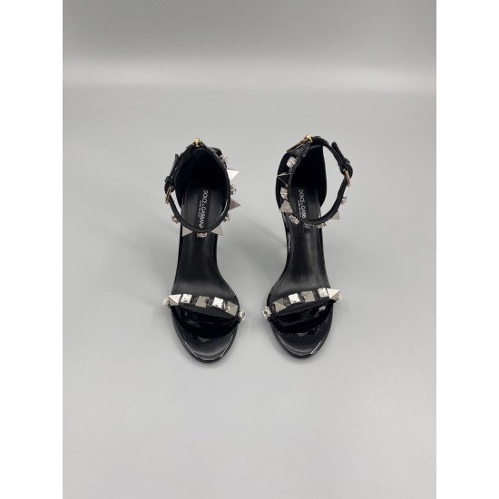 DG High Heel Shoes Best Quality
Women 35-41
