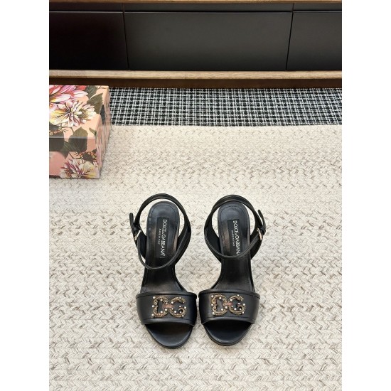 DG High Heel Shoes Best Quality
Women 35-41
