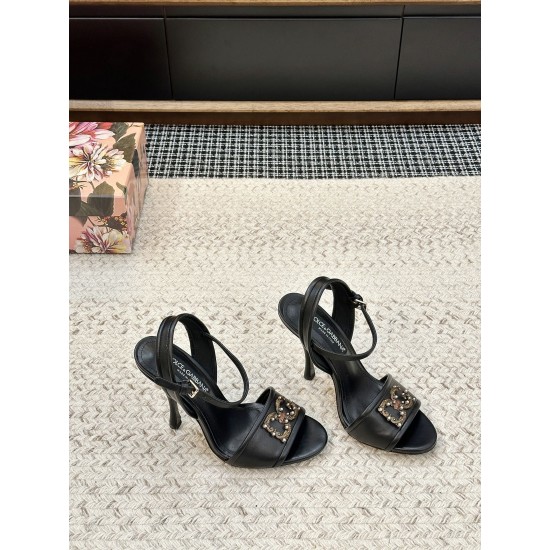 DG High Heel Shoes Best Quality
Women 35-41
