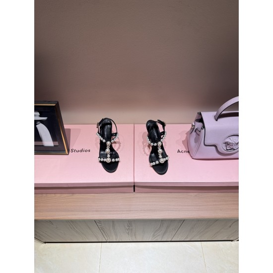 DG High Heel Shoes Best Quality
Women 35-41
