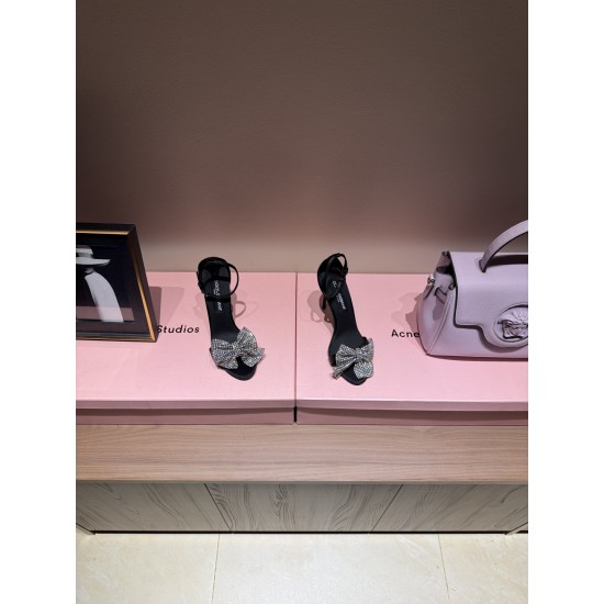 DG High Heel Shoes Best Quality
Women 35-41
