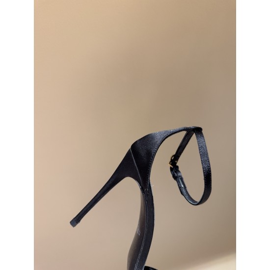 DG High Heel Shoes Best Quality
Women 35-41
