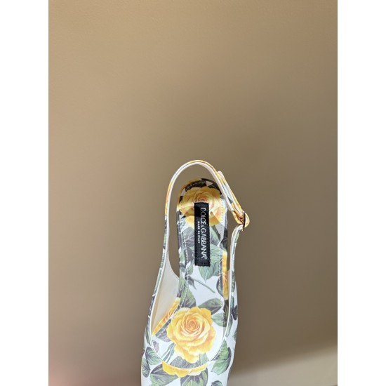 DG High Heel Shoes Best Quality
Women 35-41
