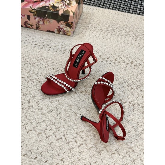 DG High Heel Shoes Best Quality
Women 35-41
