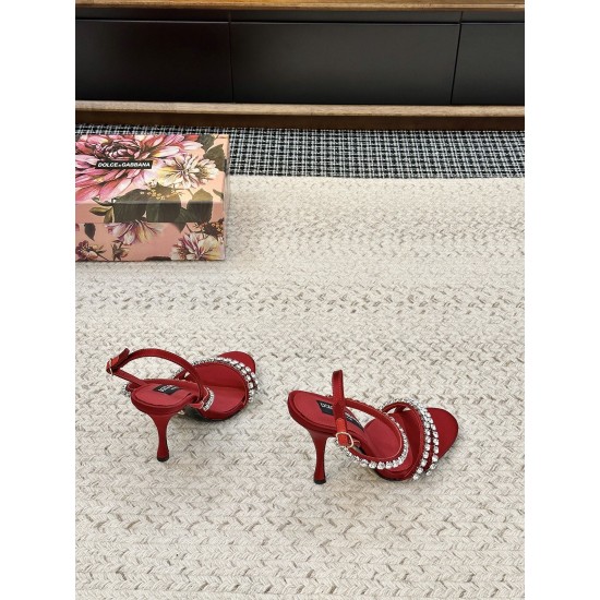 DG High Heel Shoes Best Quality
Women 35-41
