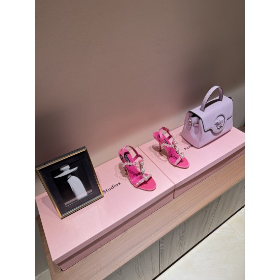 DG High Heel Shoes Best Quality
Women 35-41
