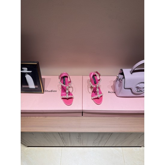 DG High Heel Shoes Best Quality
Women 35-41

