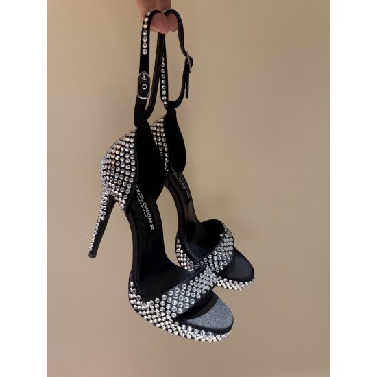 DG High Heel Shoes Best Quality
Women 35-41
