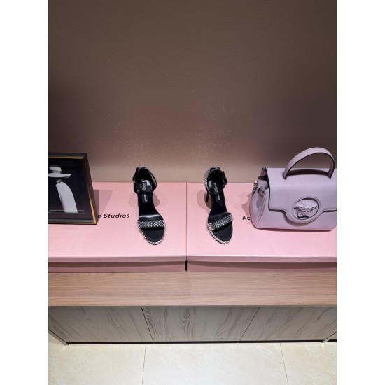 DG High Heel Shoes Best Quality
Women 35-41
