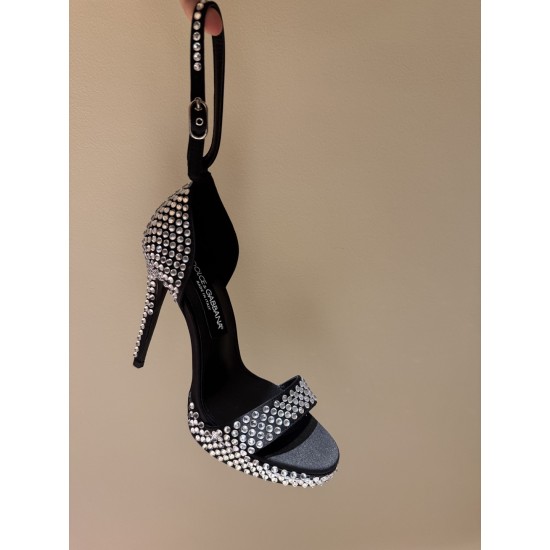 DG High Heel Shoes Best Quality
Women 35-41
