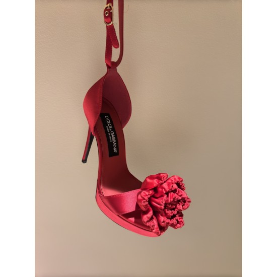 DG High Heel Shoes Best Quality
Women 35-41

