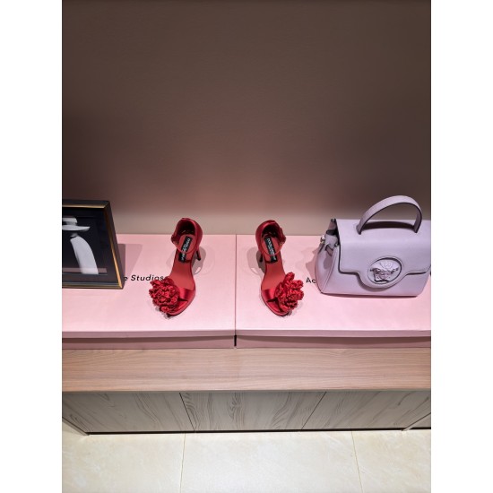 DG High Heel Shoes Best Quality
Women 35-41
