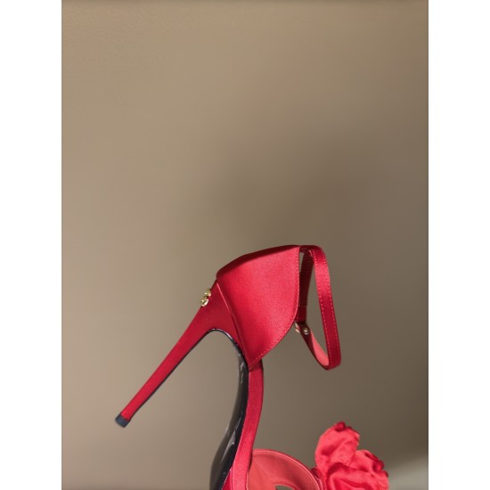 DG High Heel Shoes Best Quality
Women 35-41
