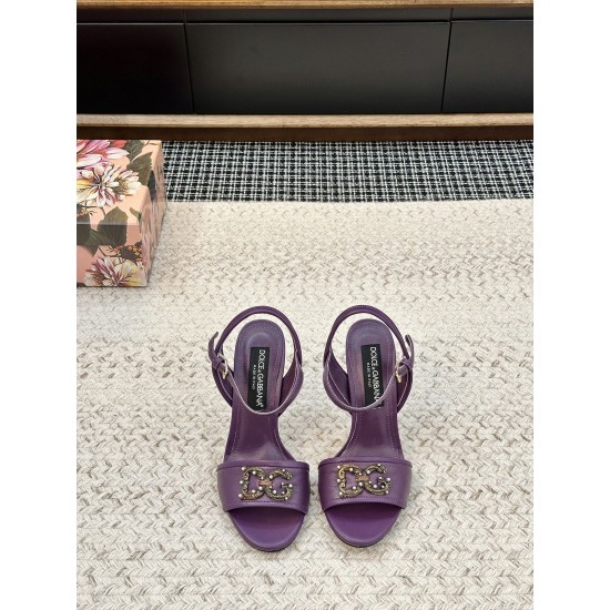 DG High Heel Shoes Best Quality
Women 35-41
