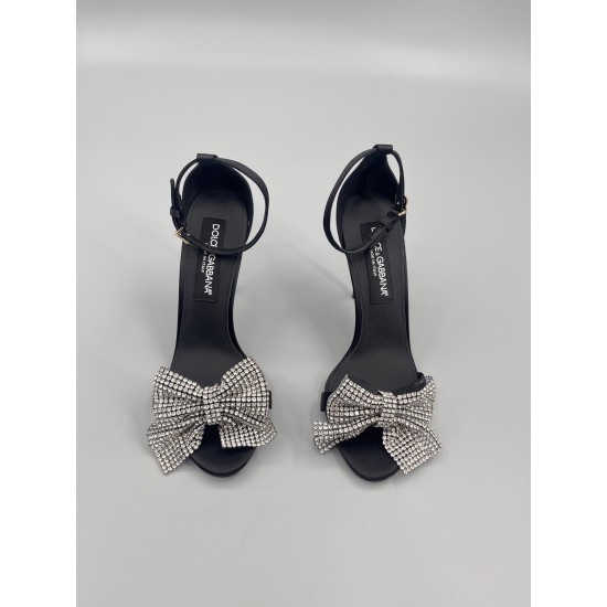 DG High Heel Shoes Best Quality
Women 35-41
