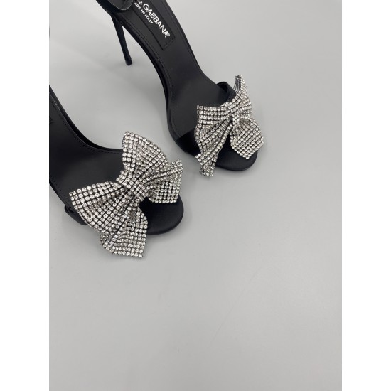 DG High Heel Shoes Best Quality
Women 35-41
