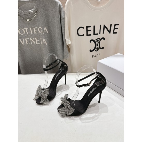 DG High Heel Shoes Best Quality
Women 35-41
