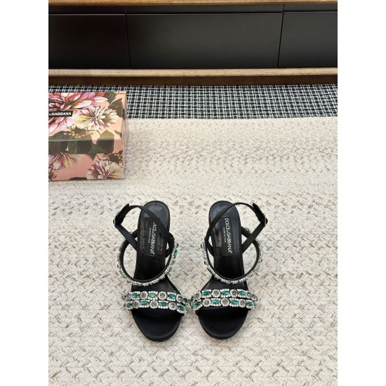 DG High Heel Shoes Best Quality
Women 35-41
