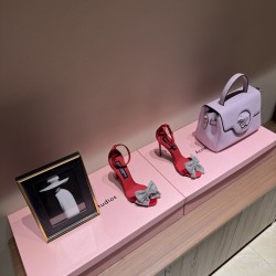 DG High Heel Shoes Best Quality
Women 35-41
