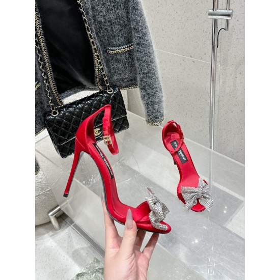 DG High Heel Shoes Best Quality
Women 35-41
