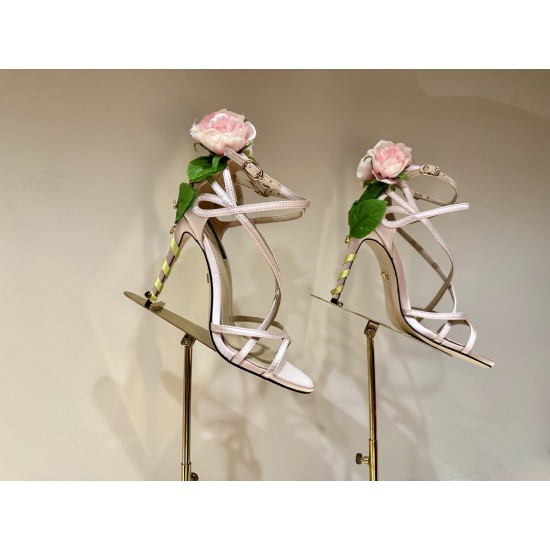 DG High Heel Shoes Best Quality
Women 35-41
