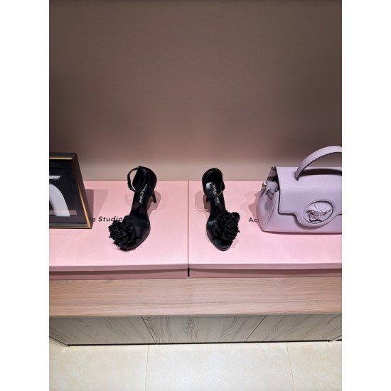DG High Heel Shoes Best Quality
Women 35-41
