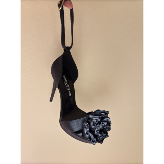 DG High Heel Shoes Best Quality
Women 35-41
