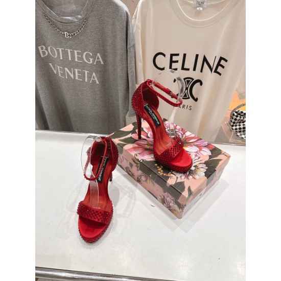 DG High Heel Shoes Best Quality
Women 35-41
