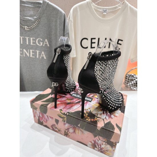 DG High Heel Shoes Best Quality
Women 35-41

