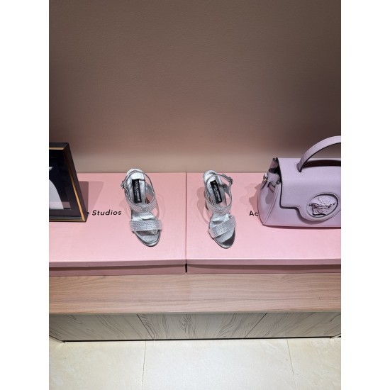 DG High Heel Shoes Best Quality
Women 35-41
