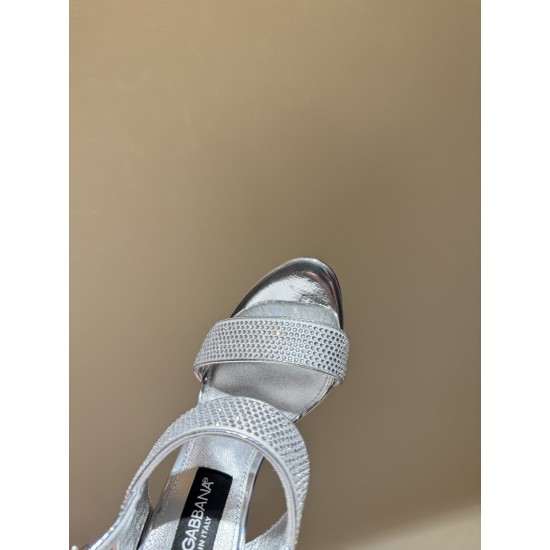 DG High Heel Shoes Best Quality
Women 35-41
