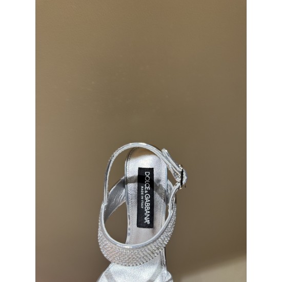 DG High Heel Shoes Best Quality
Women 35-41

