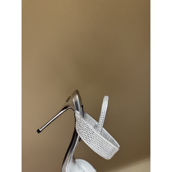 DG High Heel Shoes Best Quality
Women 35-41
