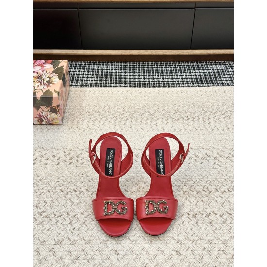 DG High Heel Shoes Best Quality
Women 35-41
