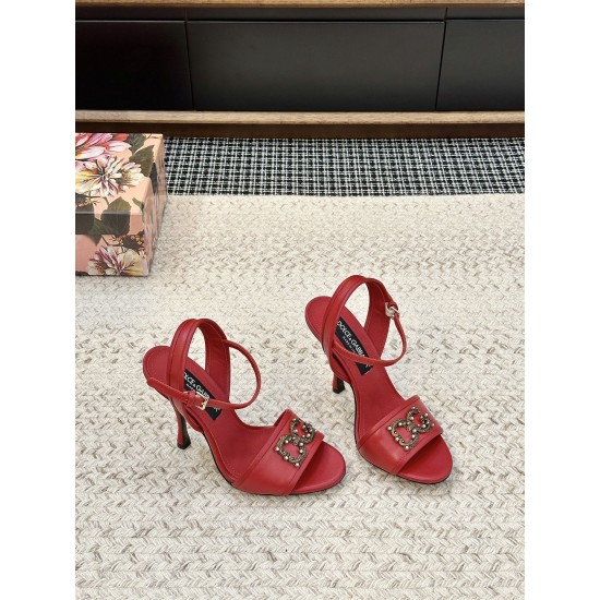 DG High Heel Shoes Best Quality
Women 35-41
