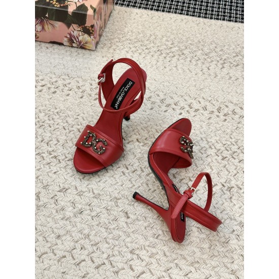 DG High Heel Shoes Best Quality
Women 35-41
