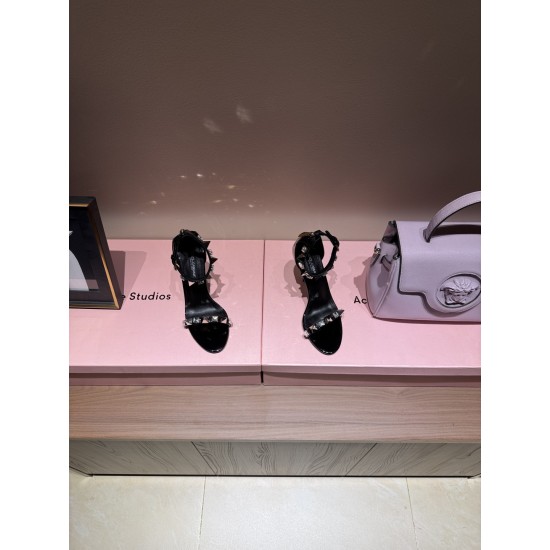 DG High Heel Shoes Best Quality
Women 35-41
