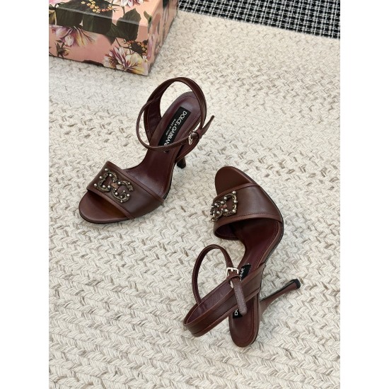 DG High Heel Shoes Best Quality
Women 35-41
