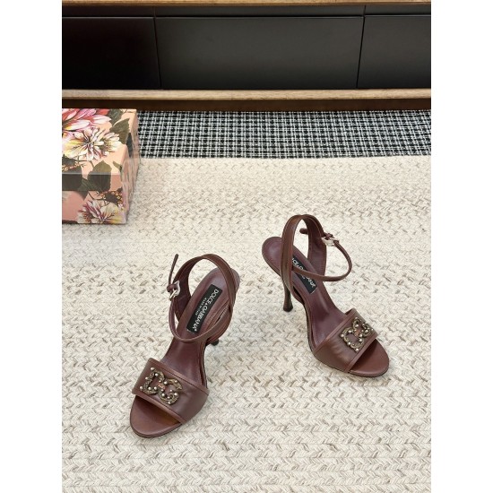 DG High Heel Shoes Best Quality
Women 35-41
